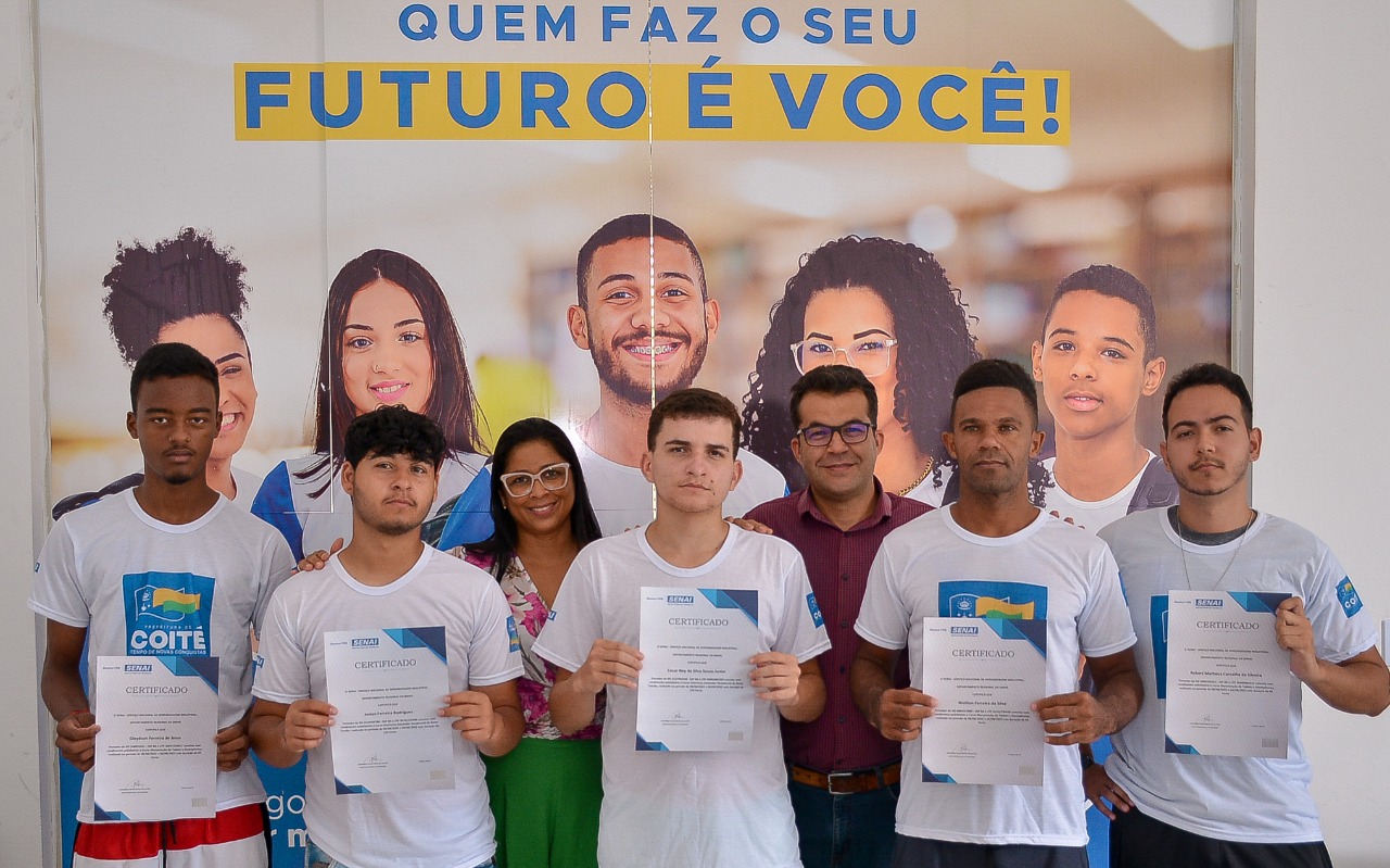 Alunos do Qualifica Coité recebem certificado dos cursos de elétrica residencial e manutenção de eletrônicos