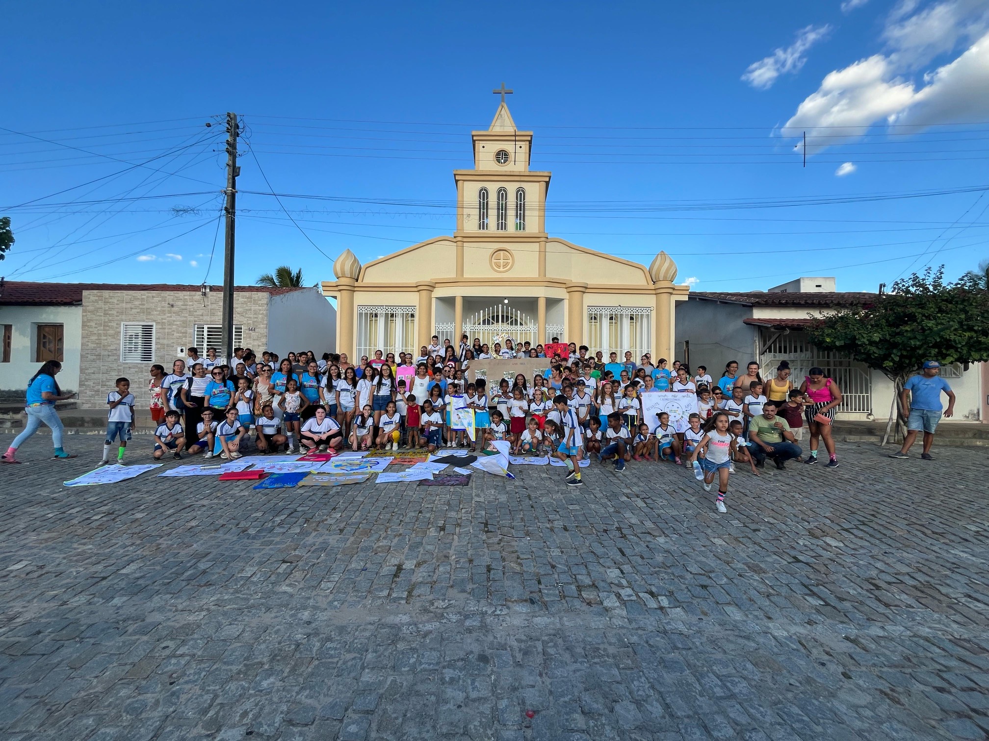 Escola José Lopes Araújo realiza 2ª Caminhada Down em celebração ao Dia Internacional da Síndrome de Down