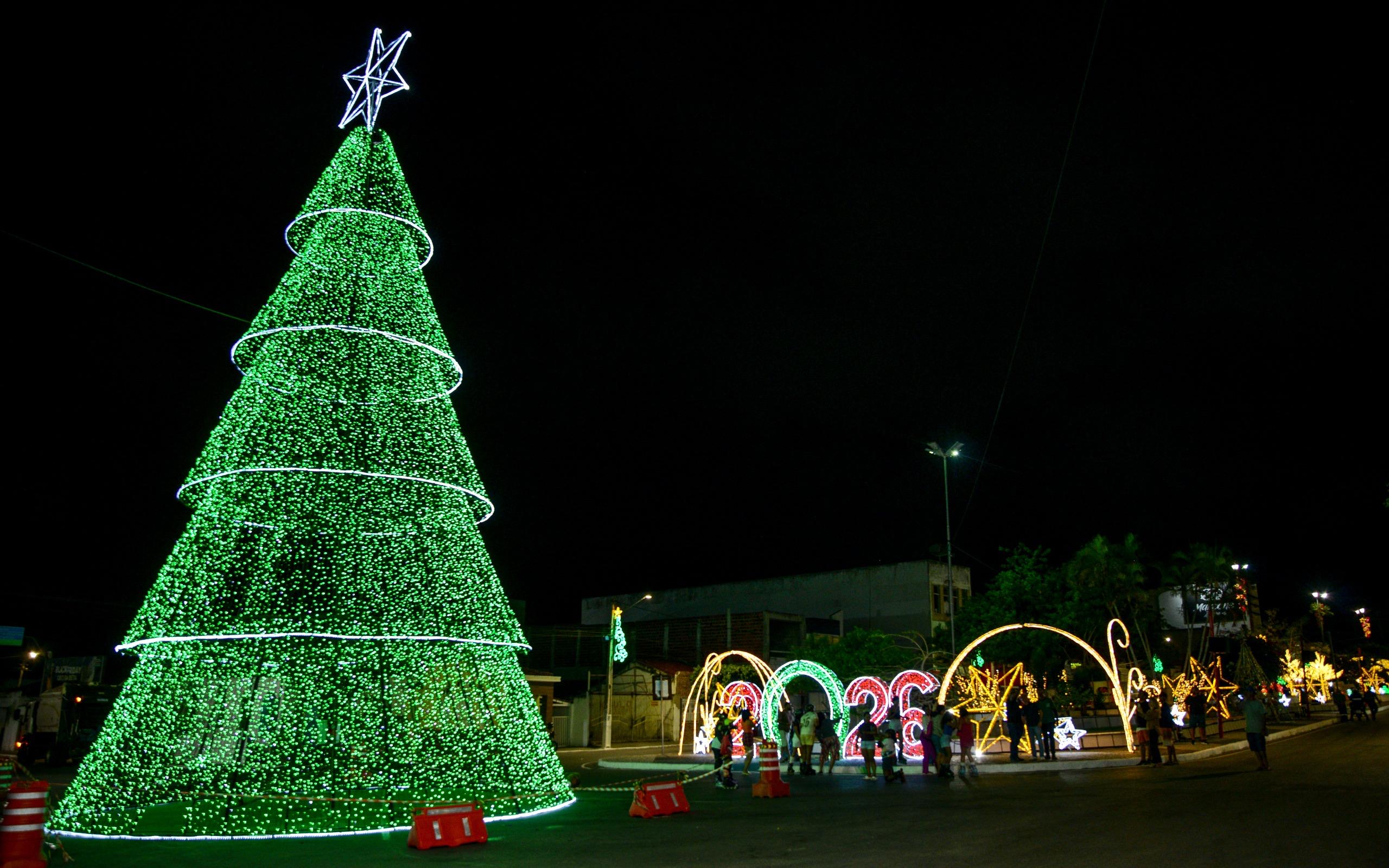 Coité dá início ao Natal Luz 2025 com o tema “Clássicos: O Extraordinário Mundo dos Sonhos”