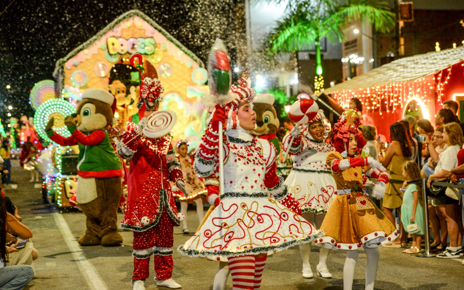 PRIMEIRO FIM DE SEMANA DO NATAL LUZ COITÉ REÚNE MAIS DE 20 MIL PESSOAS E CONSOLIDA EVENTO COMO O MAIOR NATAL DA BAHIA