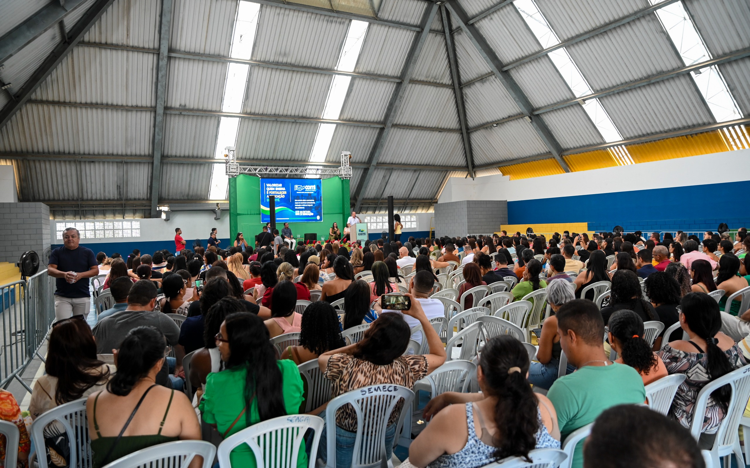 Prefeitura de Coité apresenta novo Plano de Carreira do Magistério com valorização dos professores