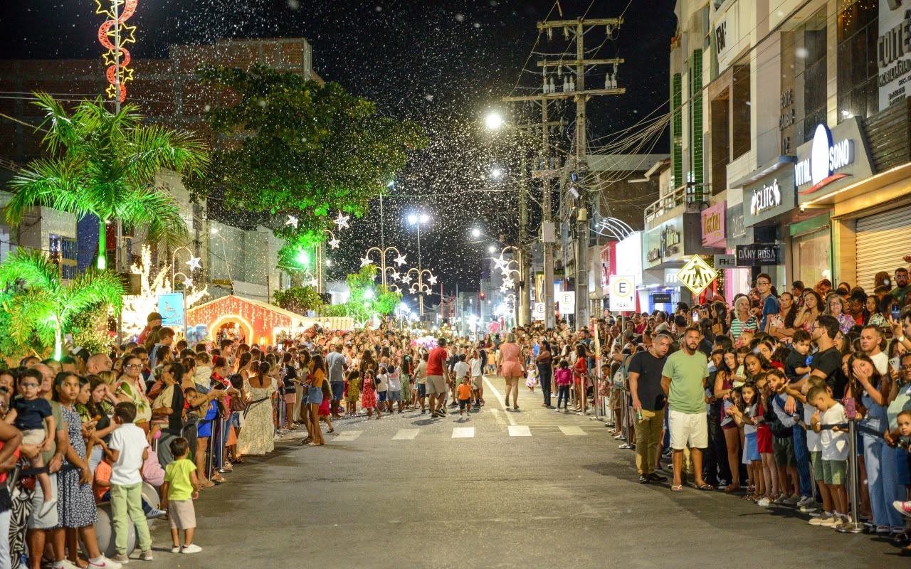 Natal Coité 2026 abre as cortinas em 14 de novembro com espetáculo piromusical, projeção mapeada e desfile natalino